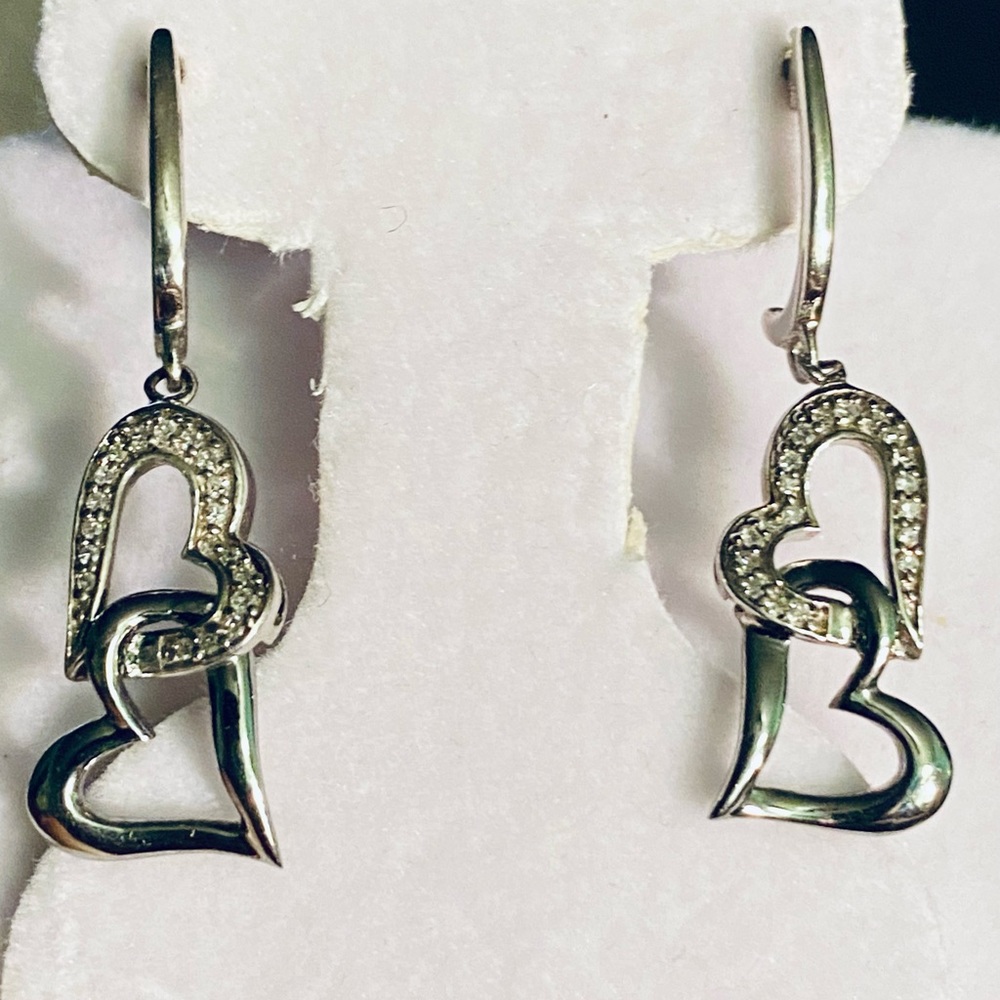 NWOT .22 CTW GENUINE DIAMOND DANGLE HEART EARRINGS - Picture 8 of 10